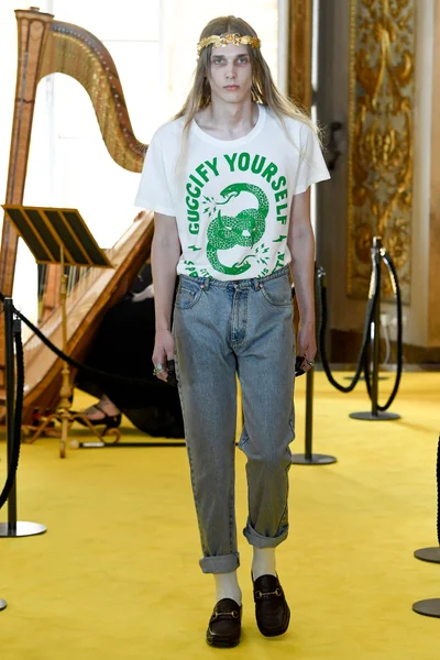Look 29